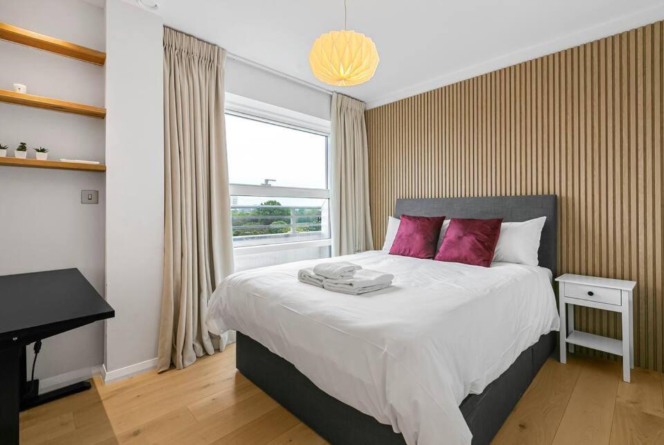 Luxury Flat With View Battersea Pass The Keys * Londra